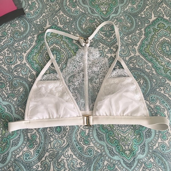 Beach Bunny Other - Beach Bunny Lace bralette bikini top. Large.